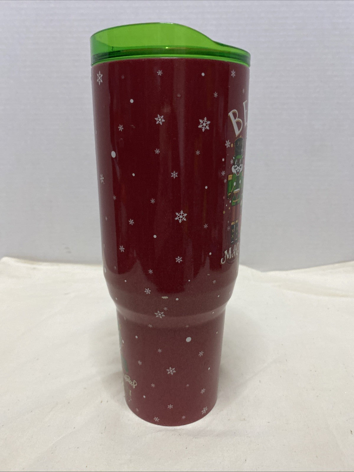 Bucees 2024 Yukon Outfitters 40 oz Christmas Tumbler with straw Green handle