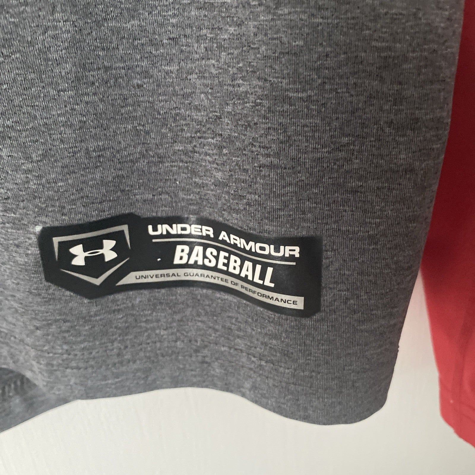 Under Armour Baseball Men's Long Sleeve Shirt Gray Red Fitted Size S