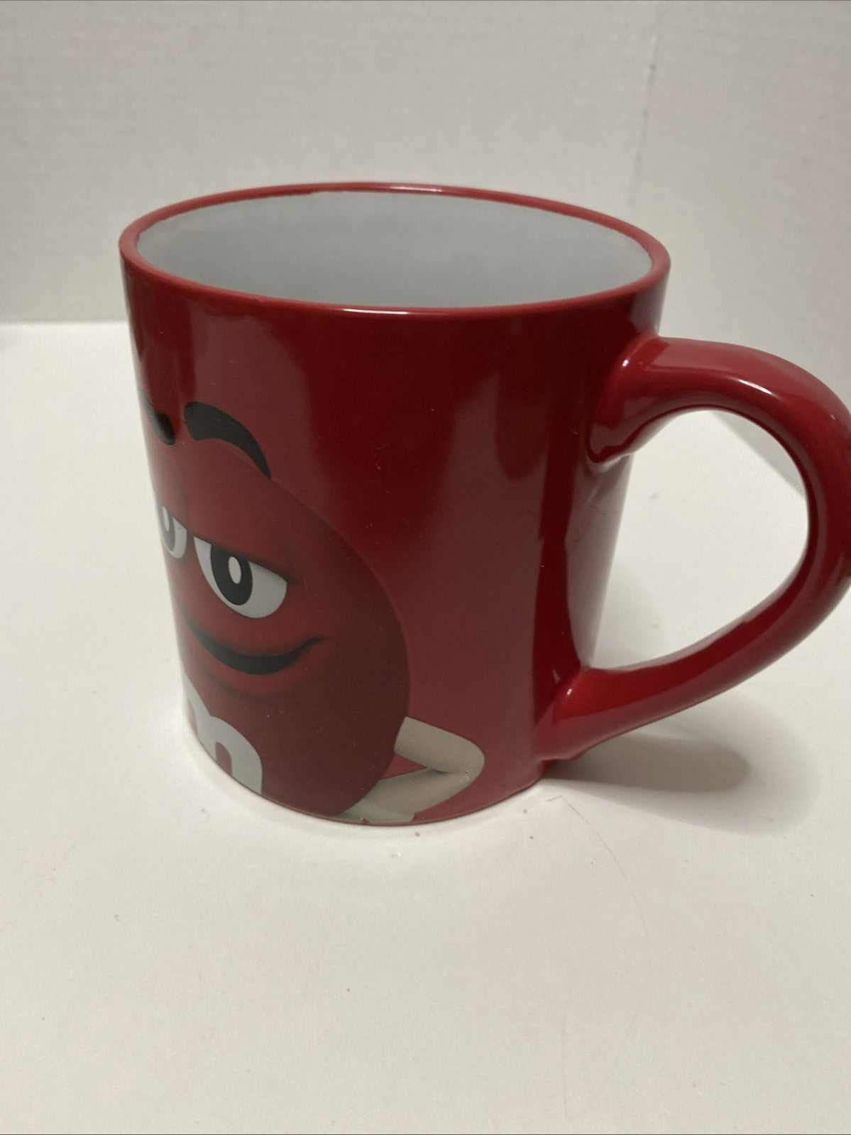 2021 M&M's Red Face Ceramic Large 16oz Coffee Mug Cup “Red Looks Good On Me”