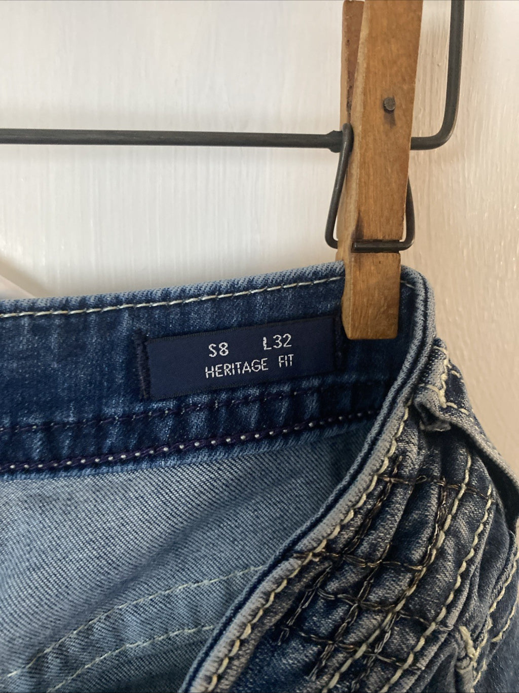 Vigoss Distructed Jagger Skinny Women's Jean Size 8  L 32