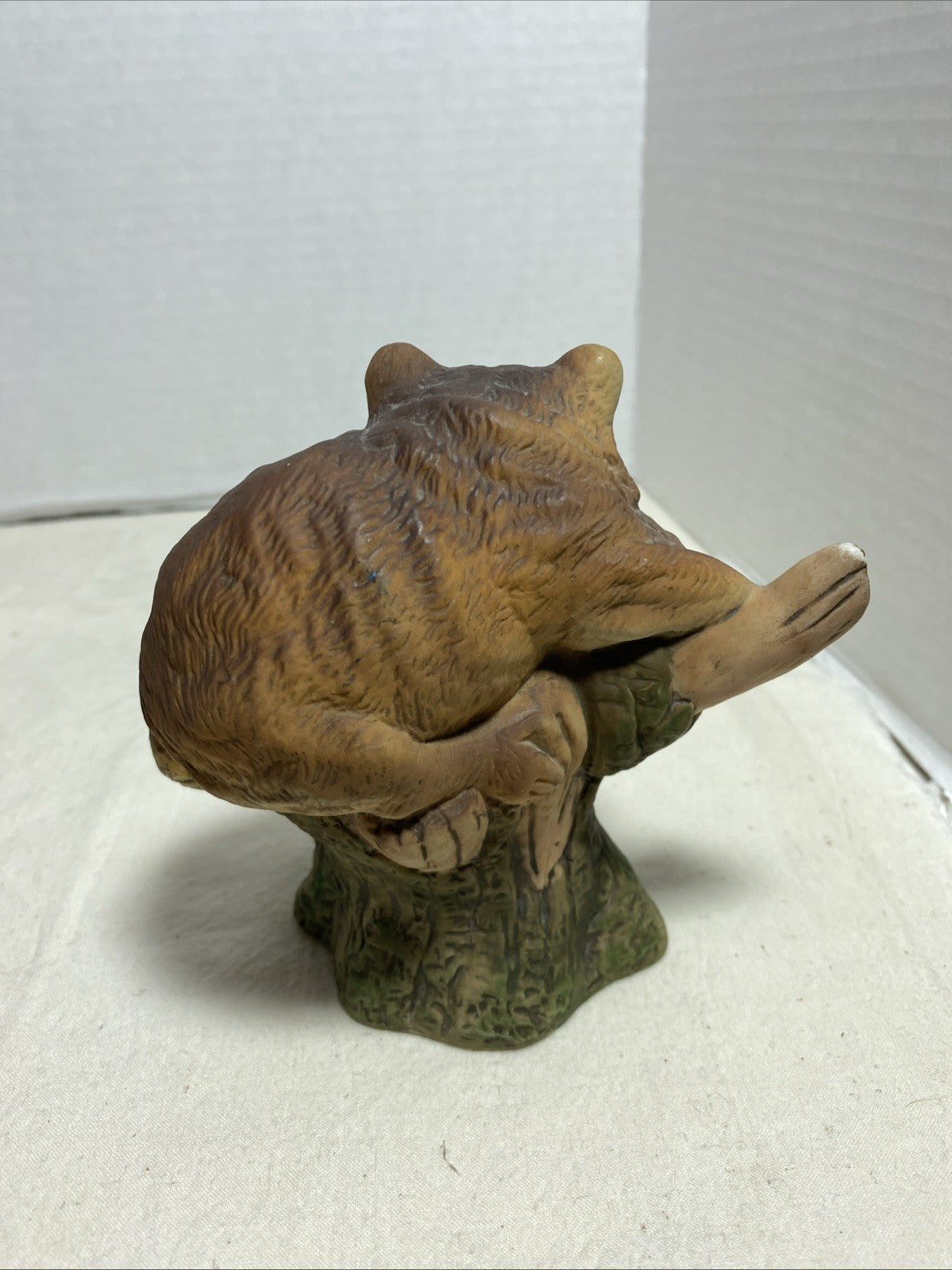 Raccoon on Tree Stump Enesco  Ceramic Bisque Figurine  5 in E9025