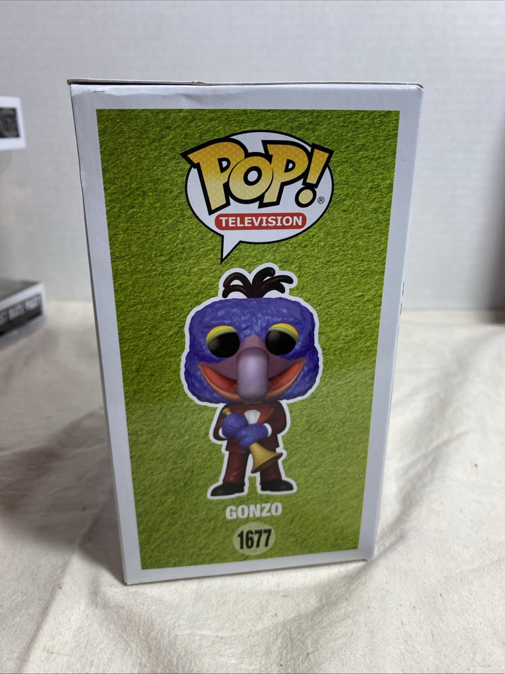 Funko Pop! Vinyl: Disney - Gonzo #1677 with Pop Protector