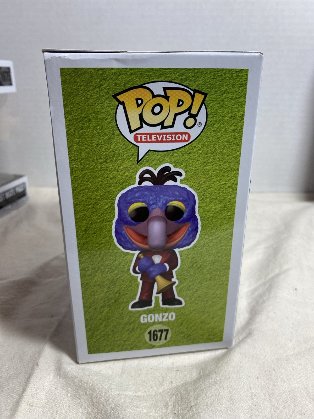 Funko Pop! Vinyl: Disney - Gonzo #1677 with Pop Protector