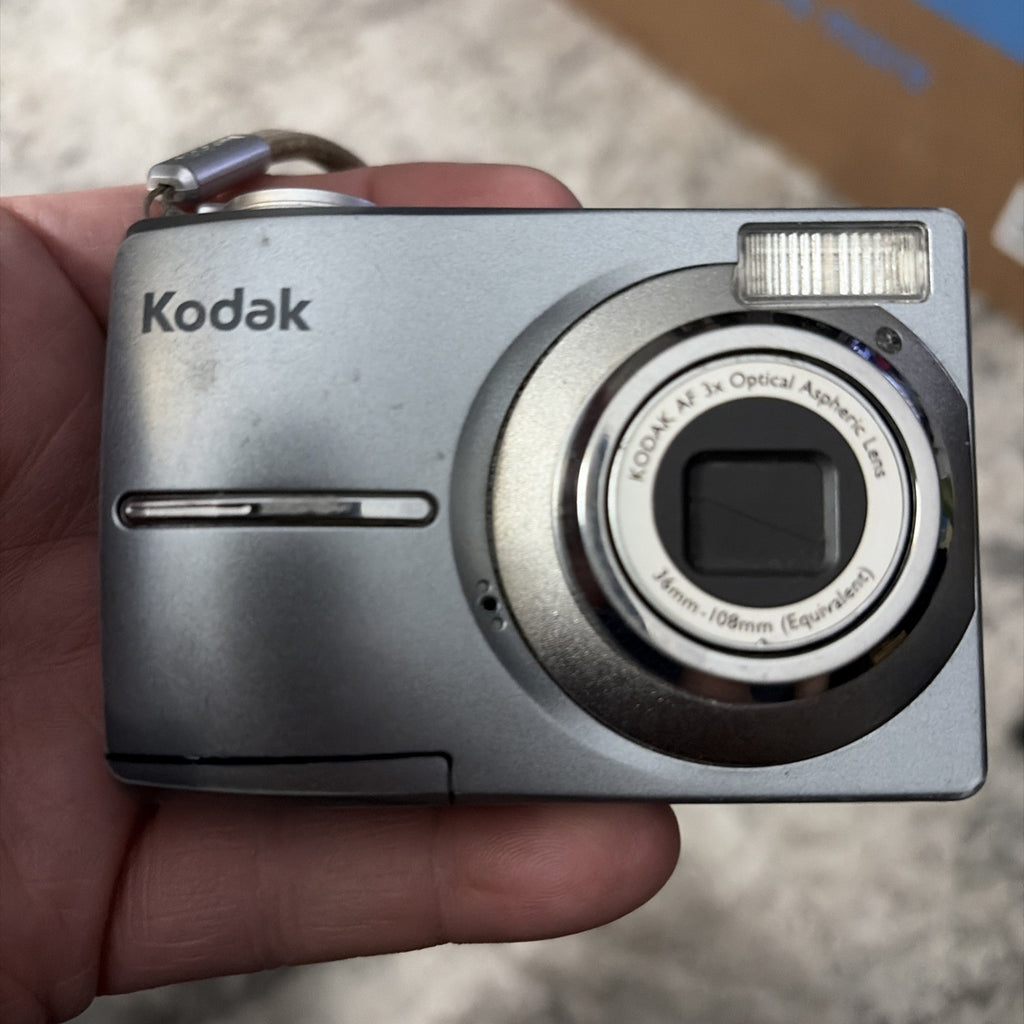 Kodak EasyShare C813 Digital Camera 8.2MP, Silver. Tested Works