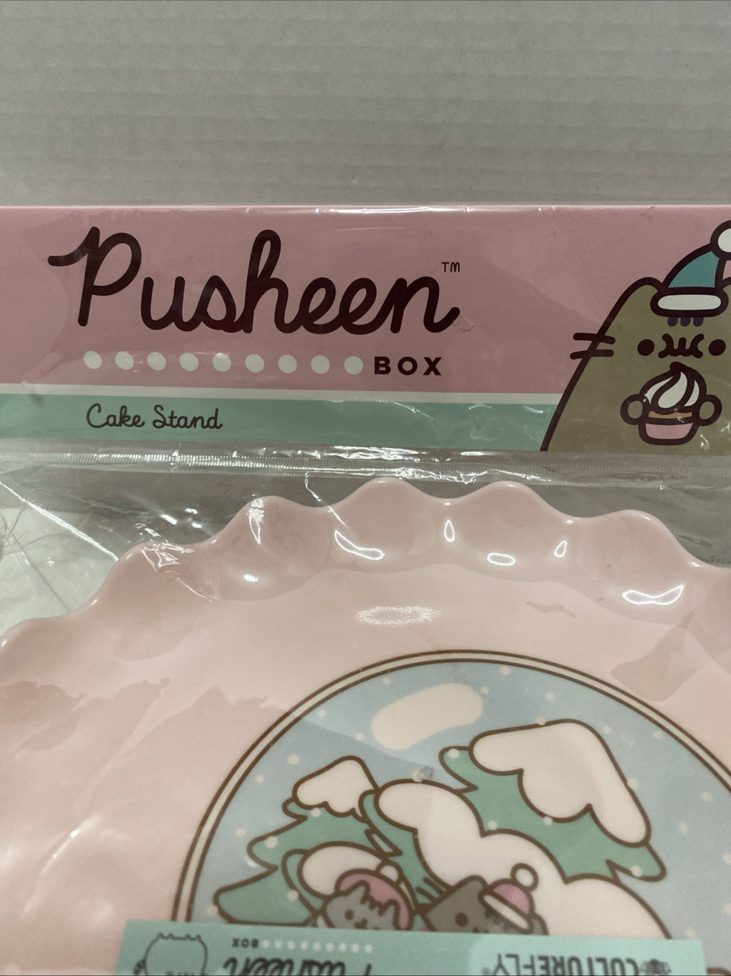 Pusheen Cake Stand  Winter 2024 Christmas Snowglobe