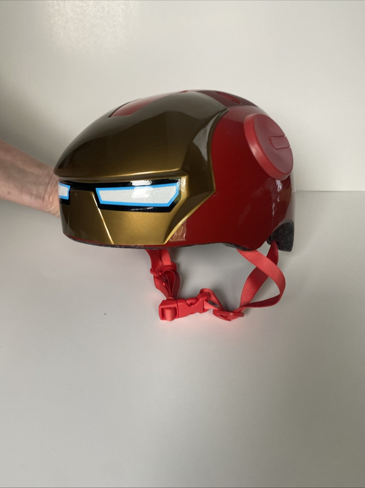 Kid's Marvel Iron Man Cycling Helmet Bicycle Helmet With Chin Straps Connection