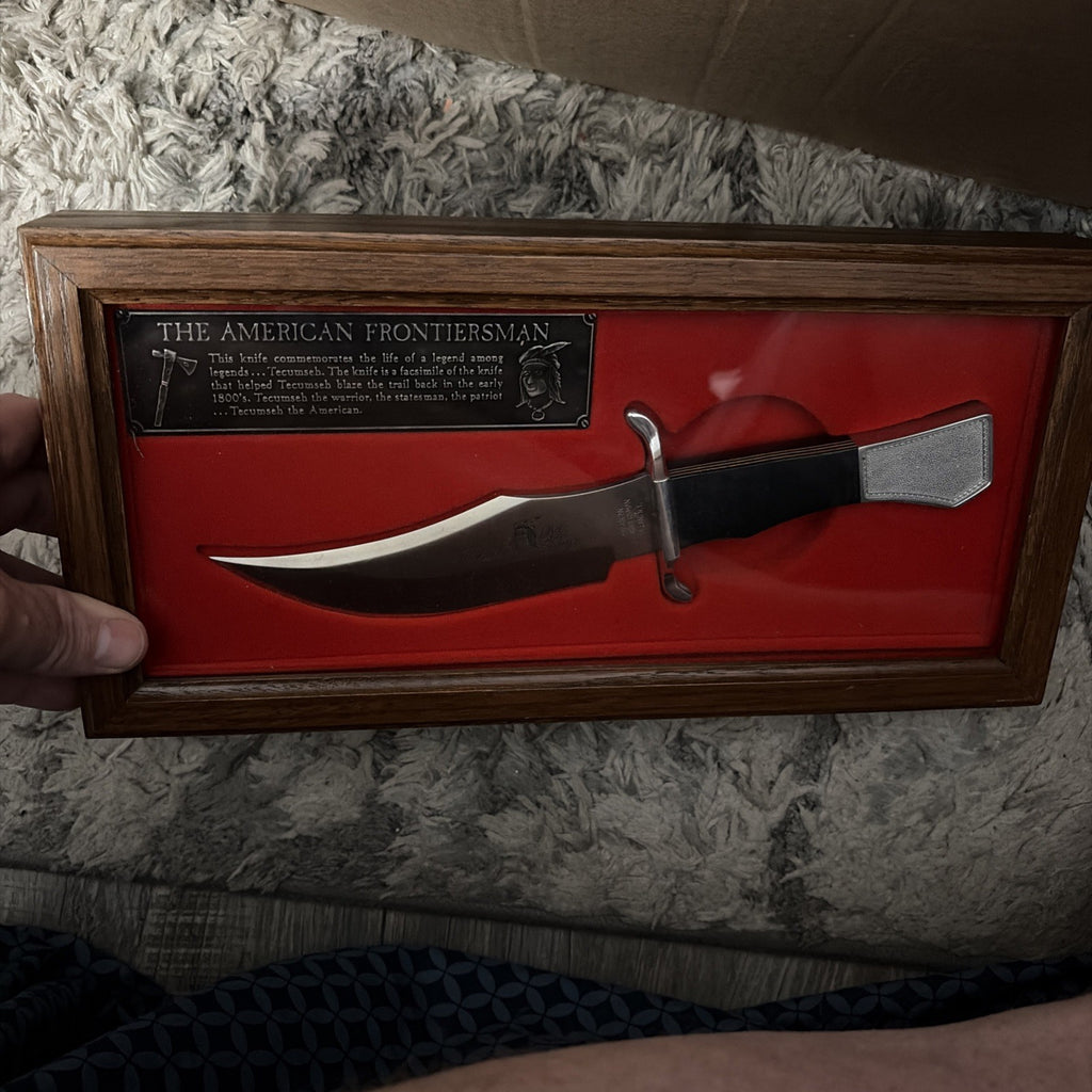 US 1973-75 ALCAS Limited Edition AMERICAN FRONTIERSMAN Fighting Knife & Box