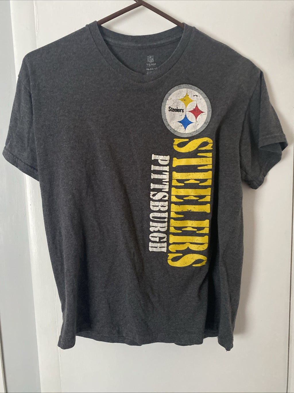 Pittsburgh Steelers team youth extra-large size 16 short sleeve T-shirt gray