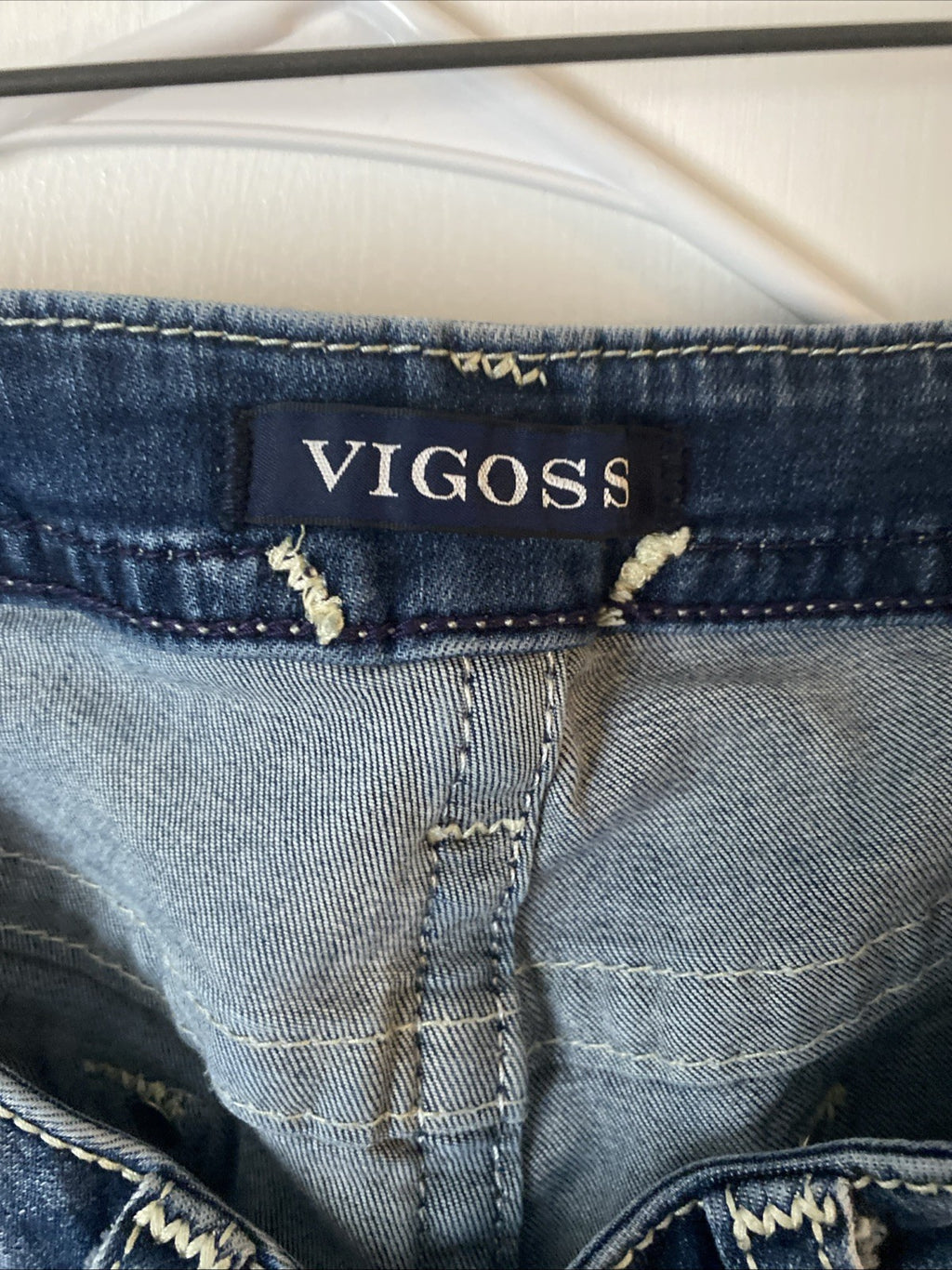 Vigoss Distructed Jagger Skinny Women's Jean Size 8  L 32