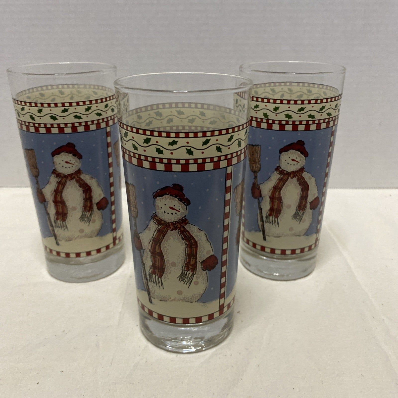 Snowman Glass Winter Holiday Red White Blue Tumbler Sakura Debbie Mumm 12 Oz