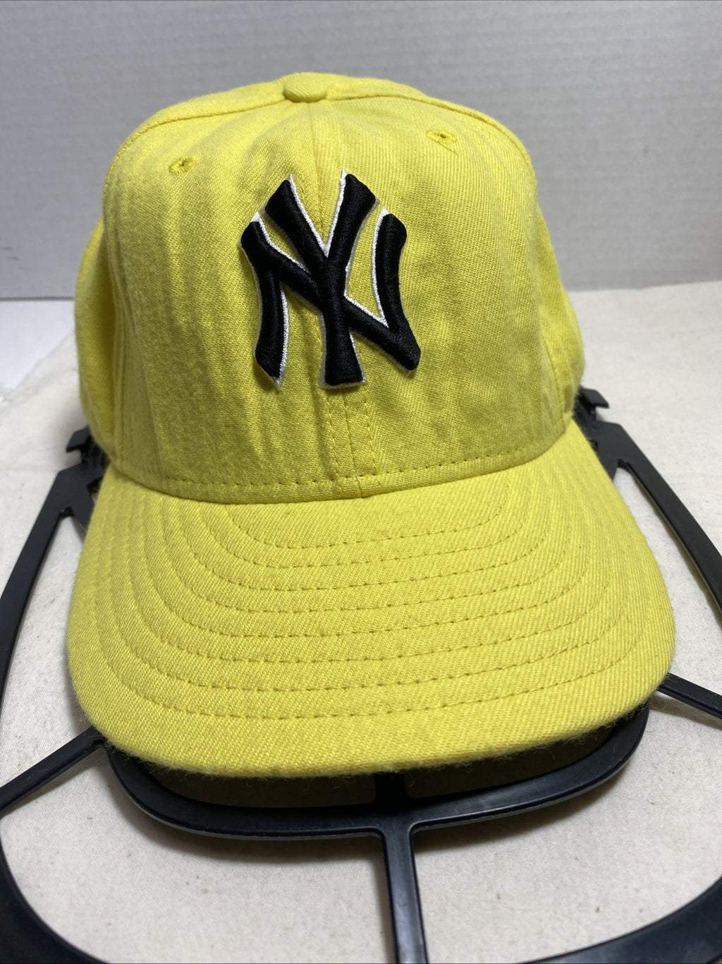 New Era 59fifty Fitted 7-3/8 New York Yankees Yellow Ball Cap