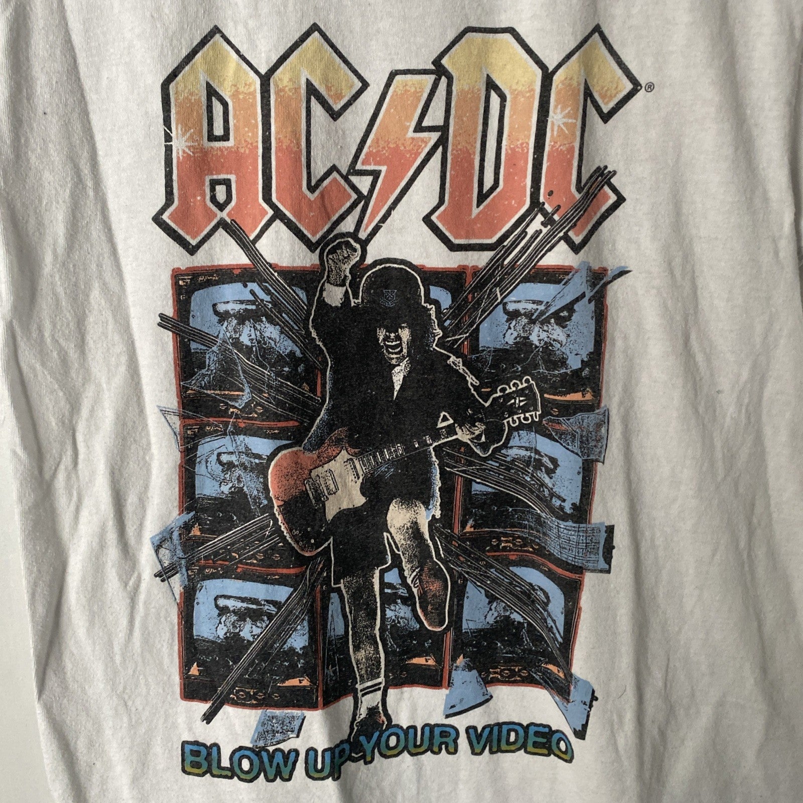 ACDC T-Shirt White Blow Up Your Video Guitar Graphic Crew Neck Size Medium 
