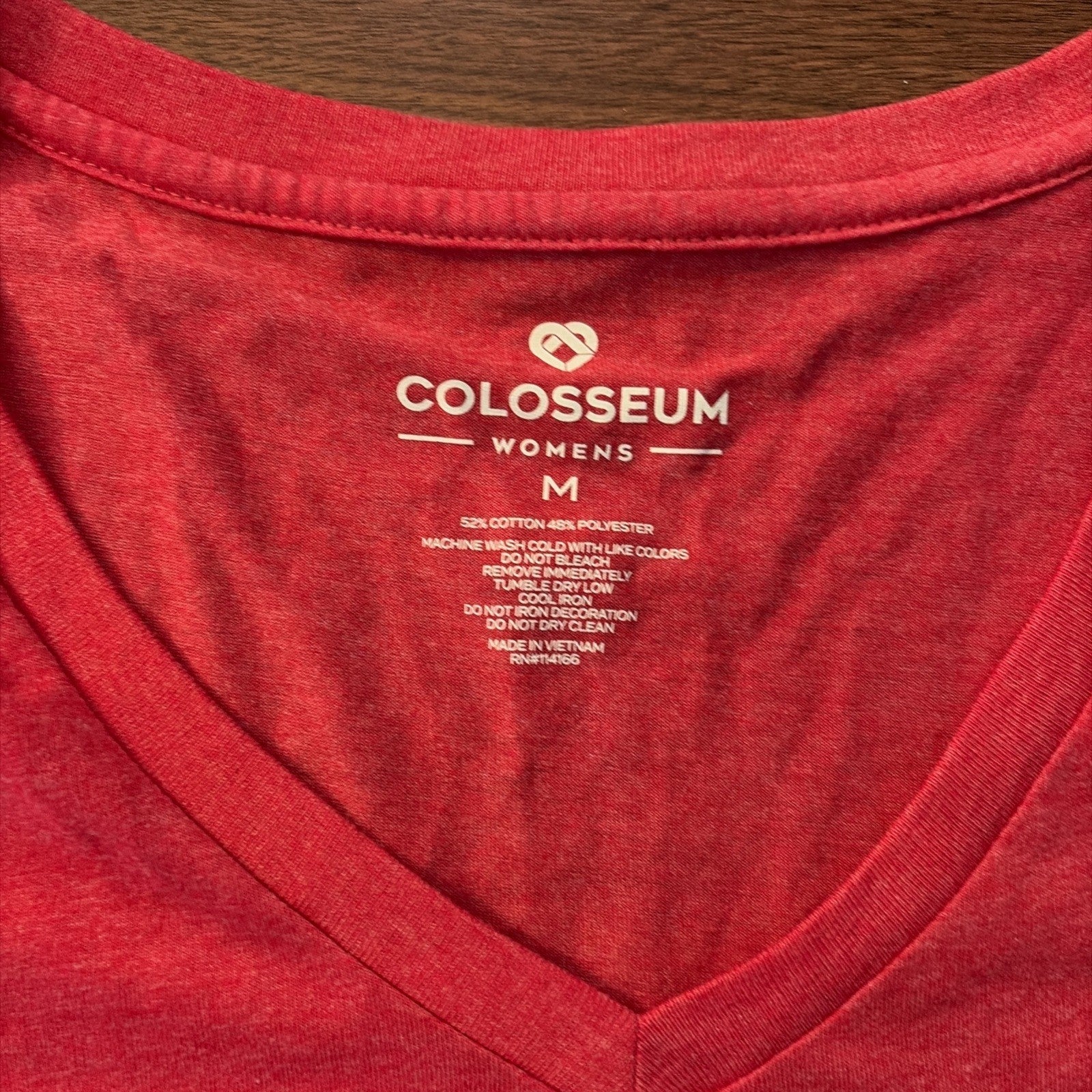 Ohio State Buckeyes V-Neck T-Shirt - Colosseum Women’s Medium Red Dual Blend