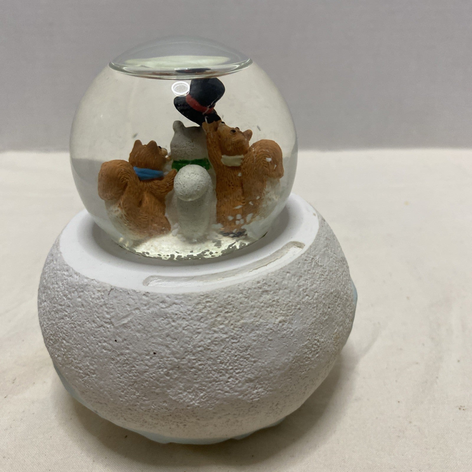 Squirrels Snow Globe;  Table Top Christmas Decor