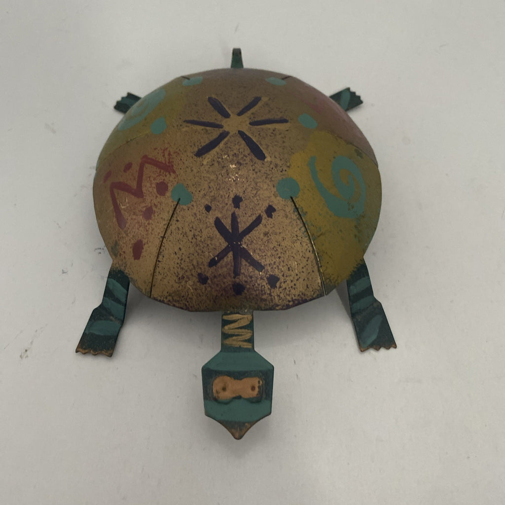 Young Stown Metal turtle decor gold and black