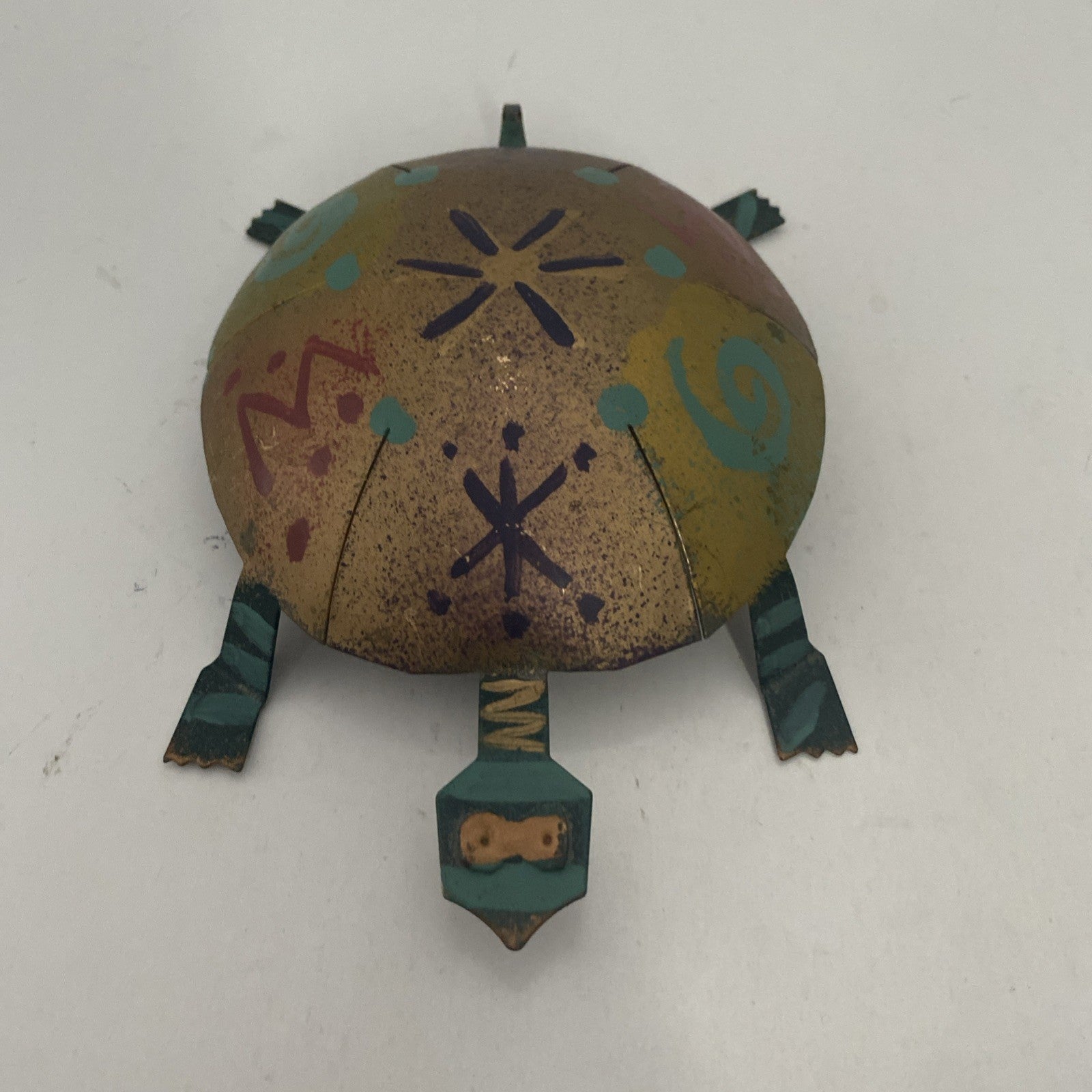 Young Stown Metal turtle decor gold and black