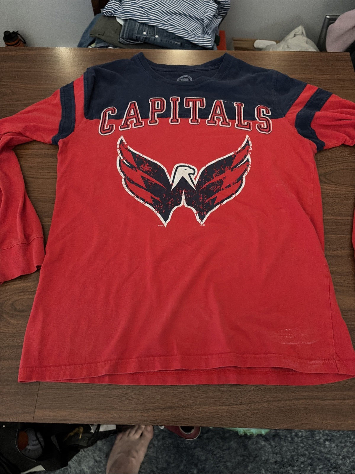 NHL Washington Capitals Men’s Medium Long Sleeve Shirt