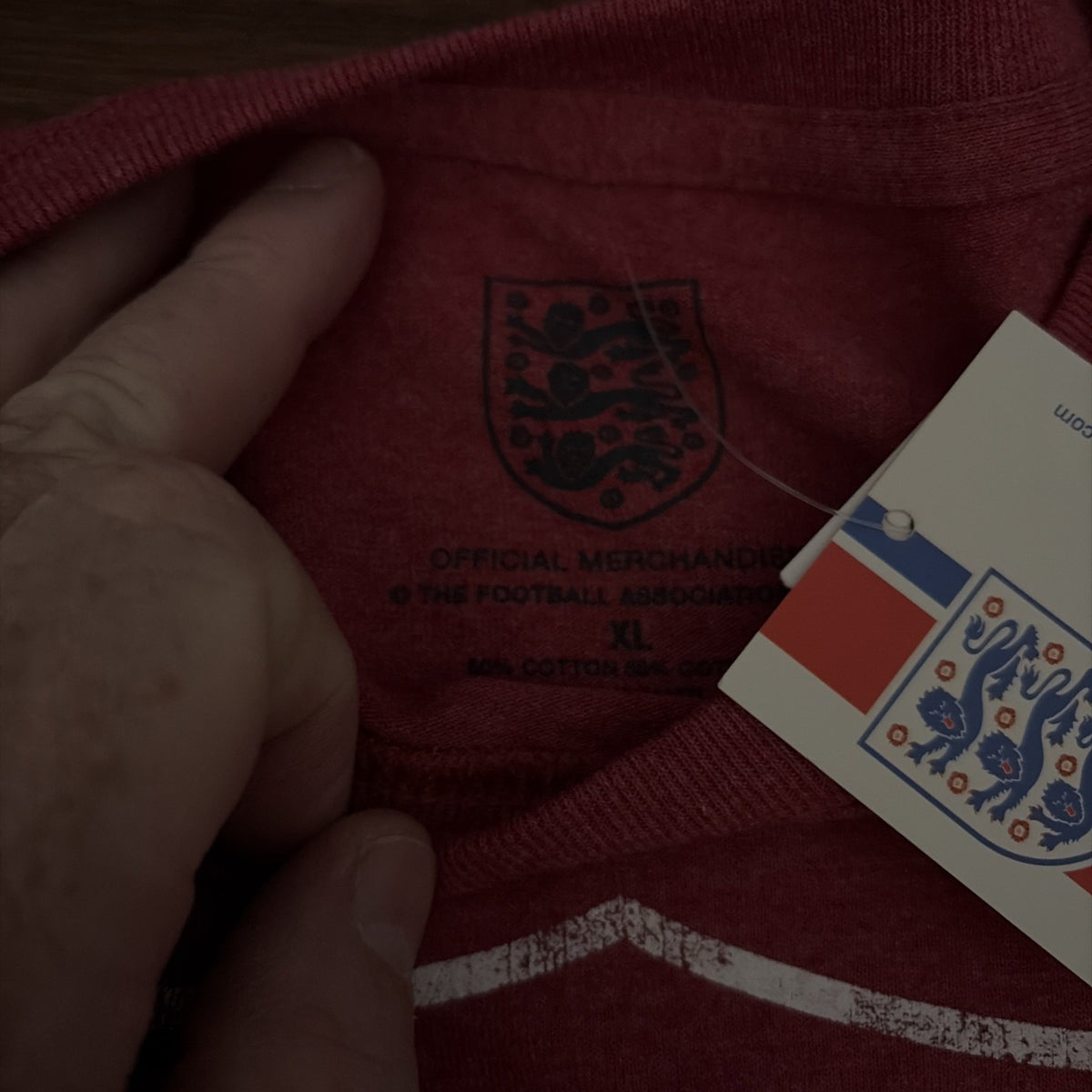 NWT England National Soccer Team Red Crest T-Shirt Men's XL
