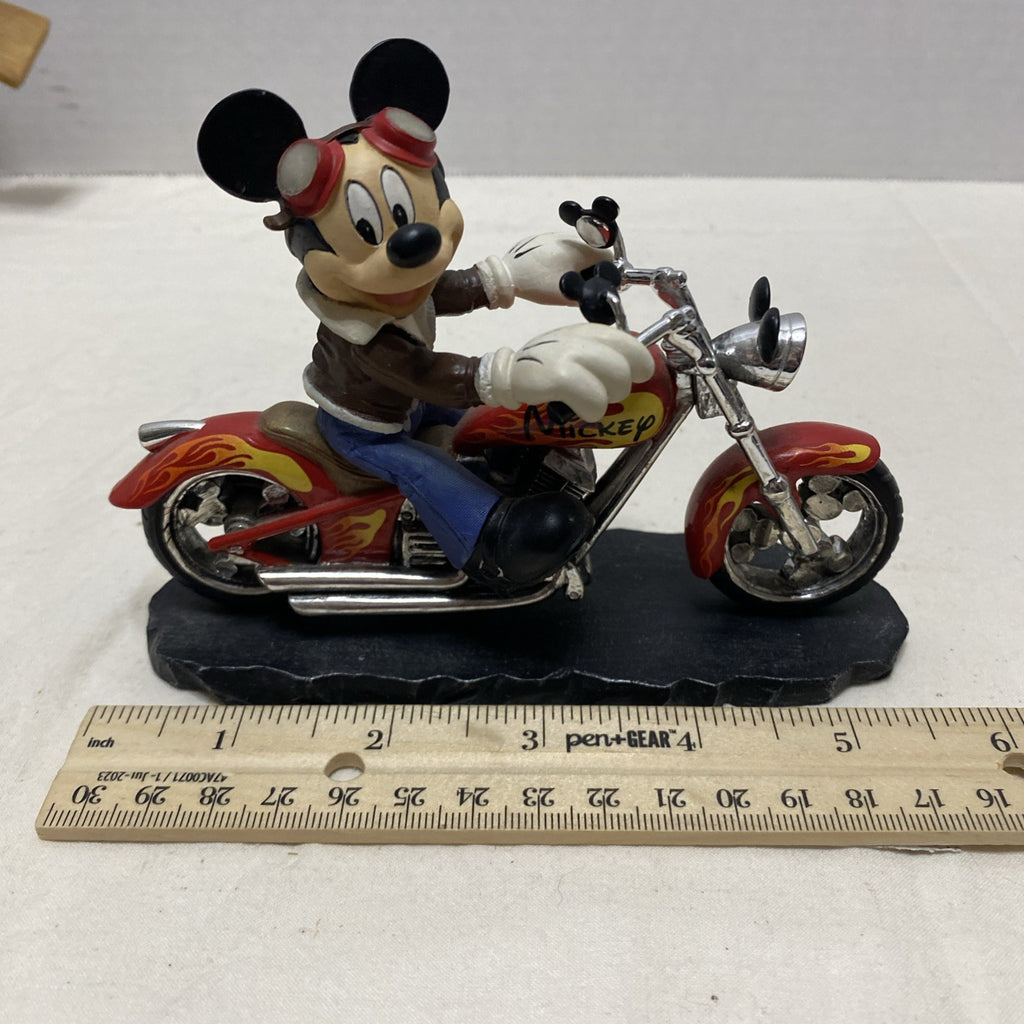 Disney's Mickey and Friends Fun on the Open Road "Leader of the Pack"