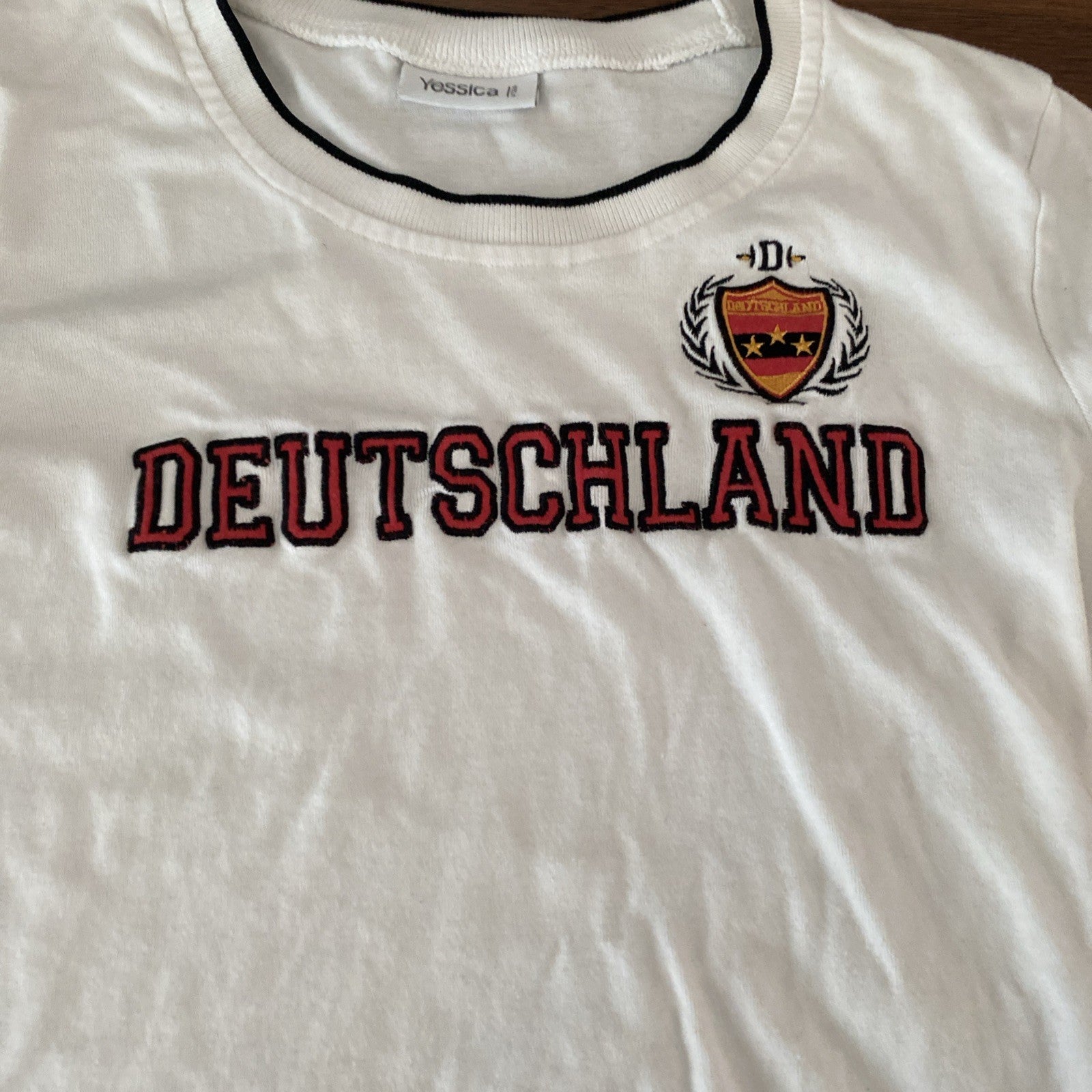Deutschland Ringer T Size Medium Women’s Germany German Futball Europe Free Ship