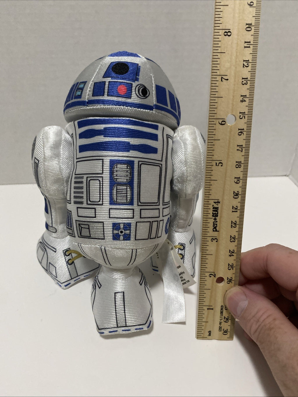 Disney Store Star Wars The Force Awakens R2-D2 Robot 8'' Plush (Head Turns)