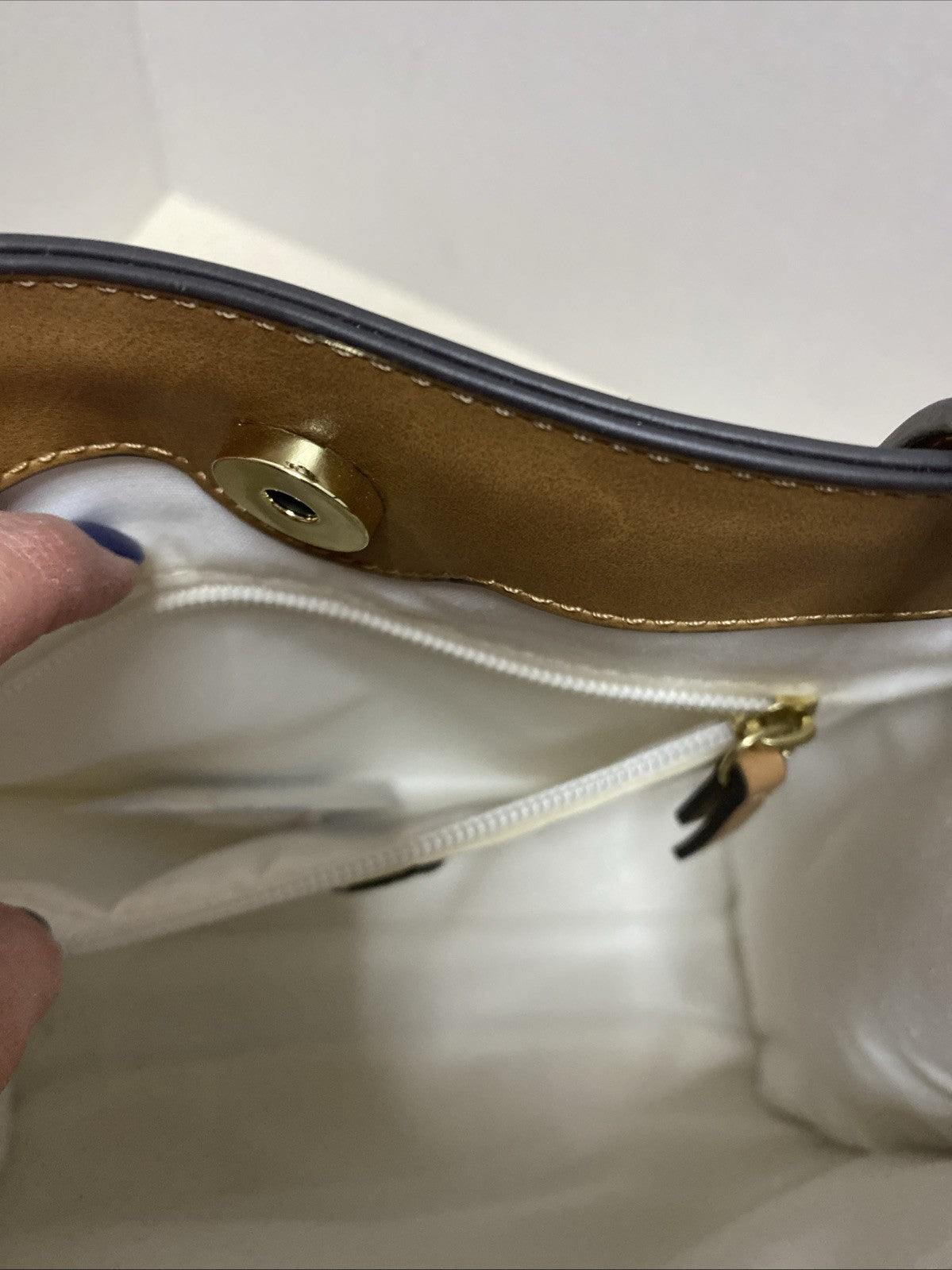 Liz Claiborne Tote Crossbody Bag Striped