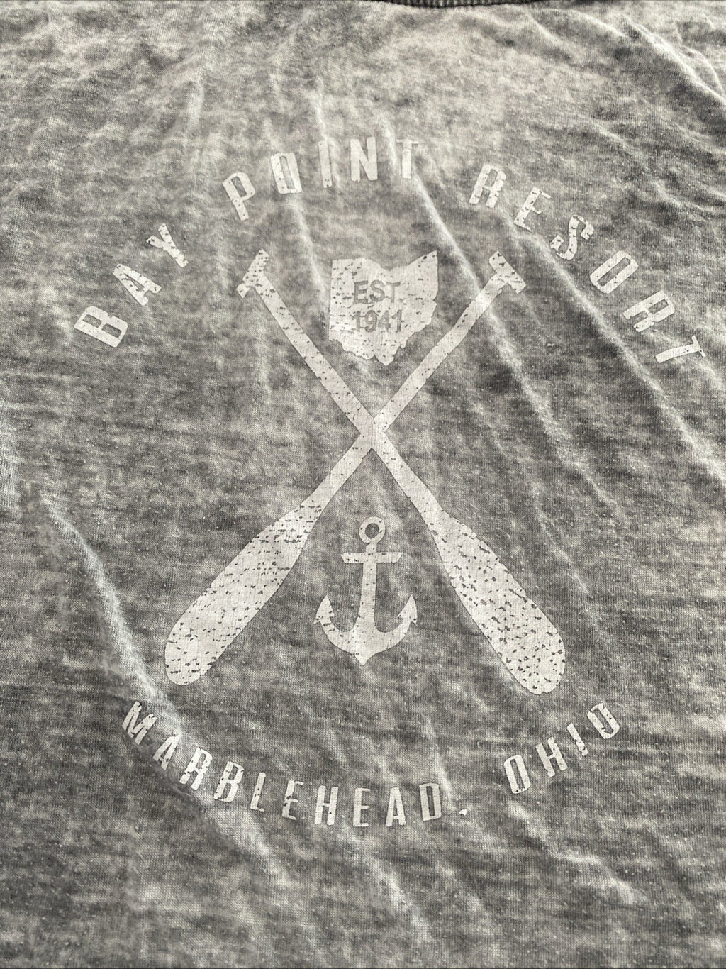 Men’s extra large vineyard crew Marblehead Ohio long sleeve shirt gray color