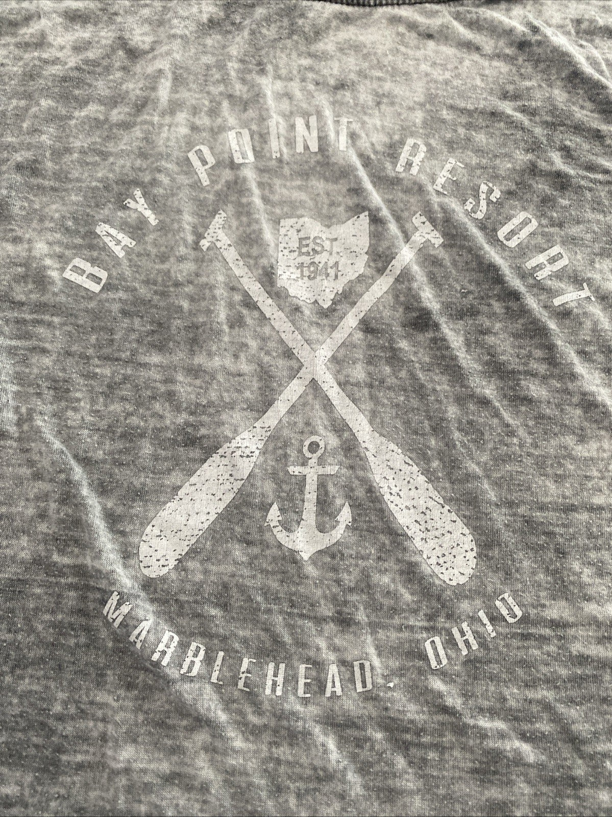 Men’s extra large vineyard crew Marblehead Ohio long sleeve shirt gray color