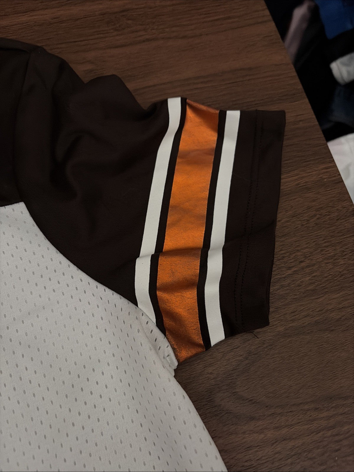 Women’s Majestic Medium Cleveland Brown Football Jersey