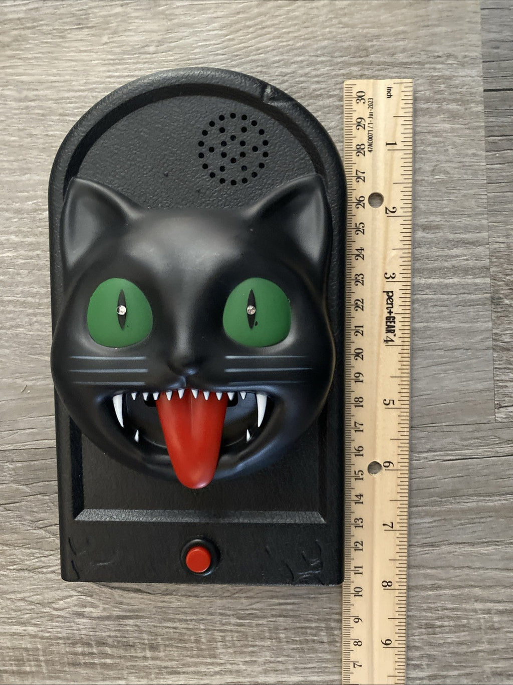Halloween Haunted Black Cat Doorbell with Light & Sound Effects 7.5 x 4.5 x 2"