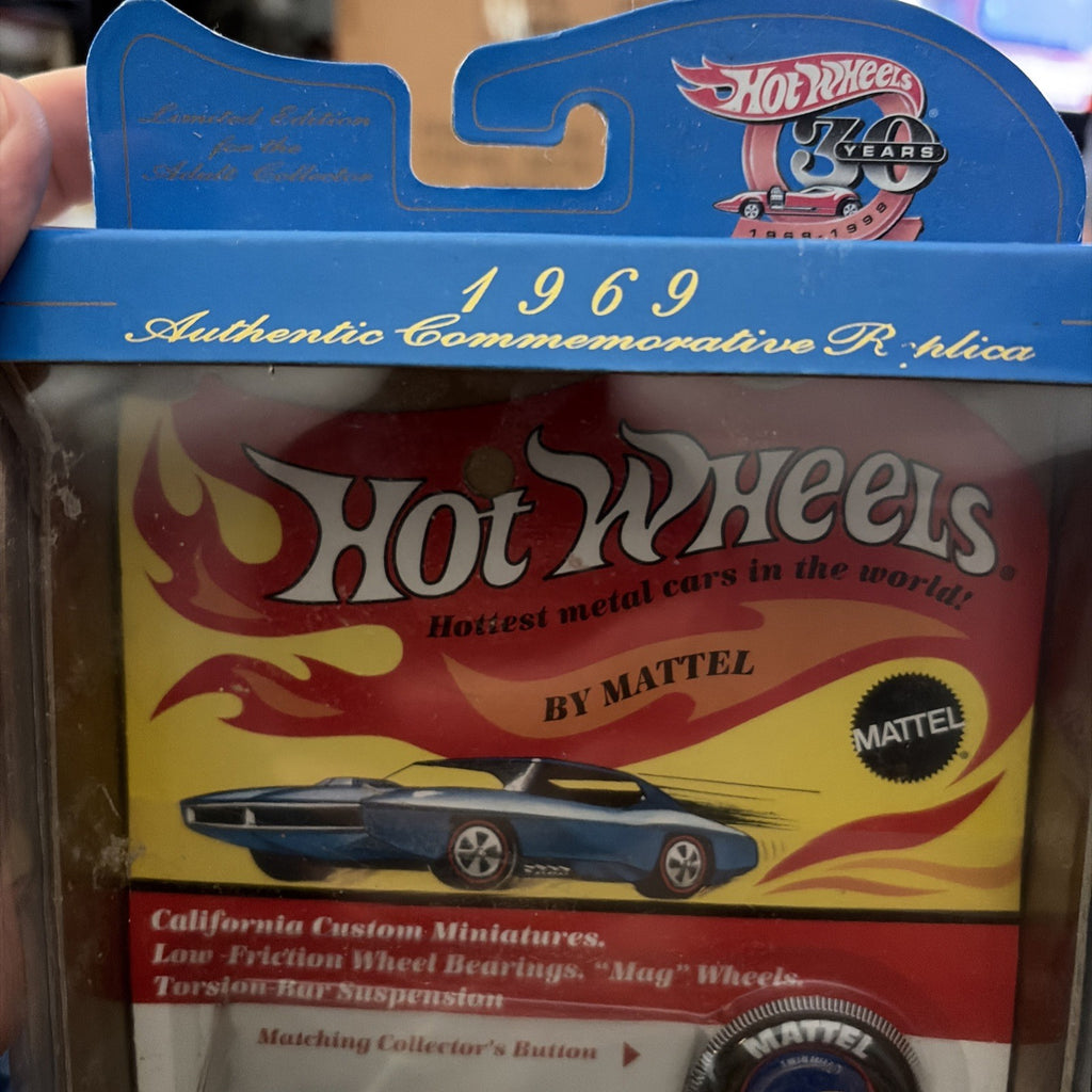 1:64 HW 30 Years 1969 Authentic Commemorative Replica Twinmill w/COA & Pin New