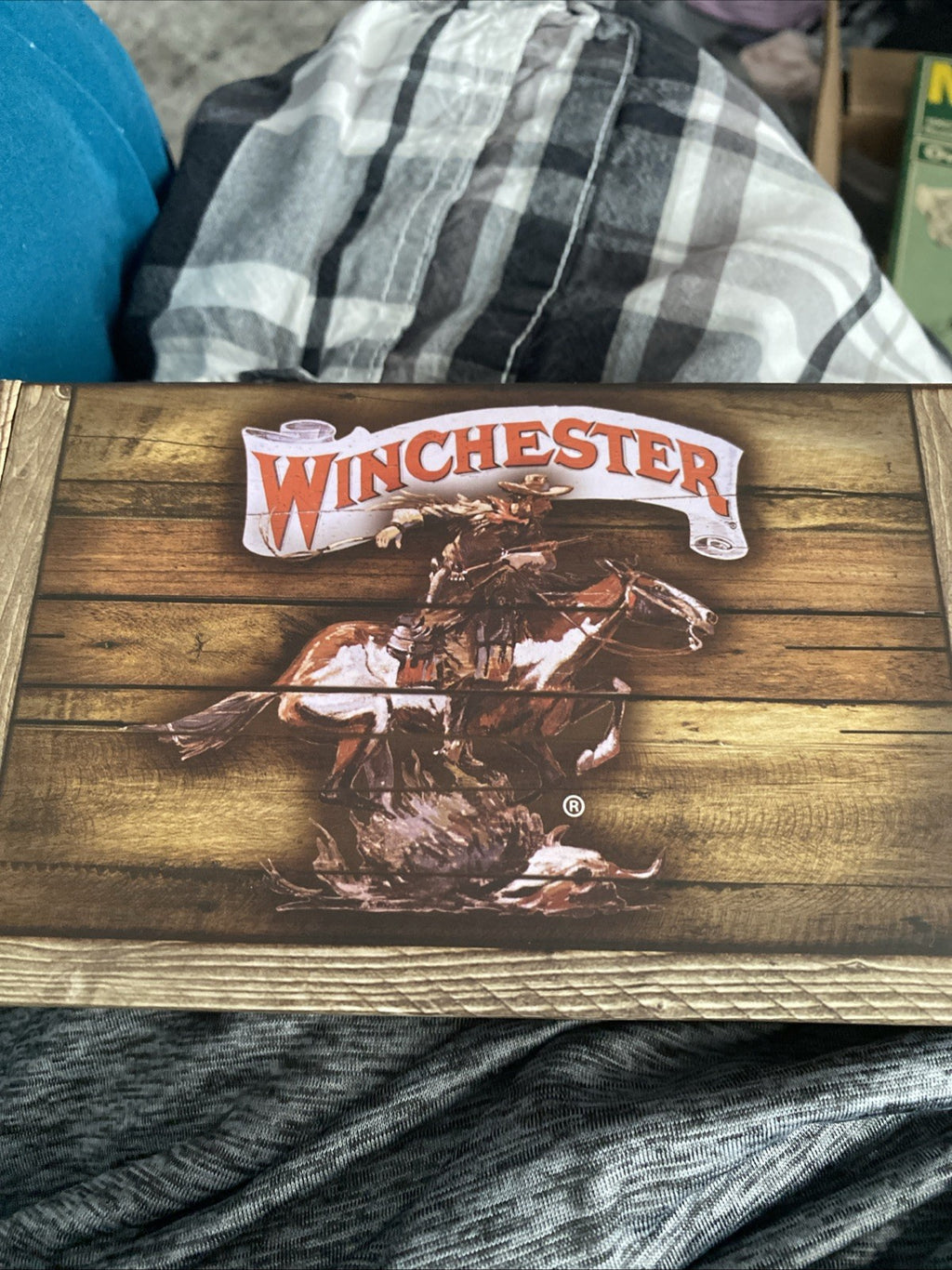 WINCHESTER RMEF COLLECTORS EDITION POCKET KNIFE & DISPLAY BOX
