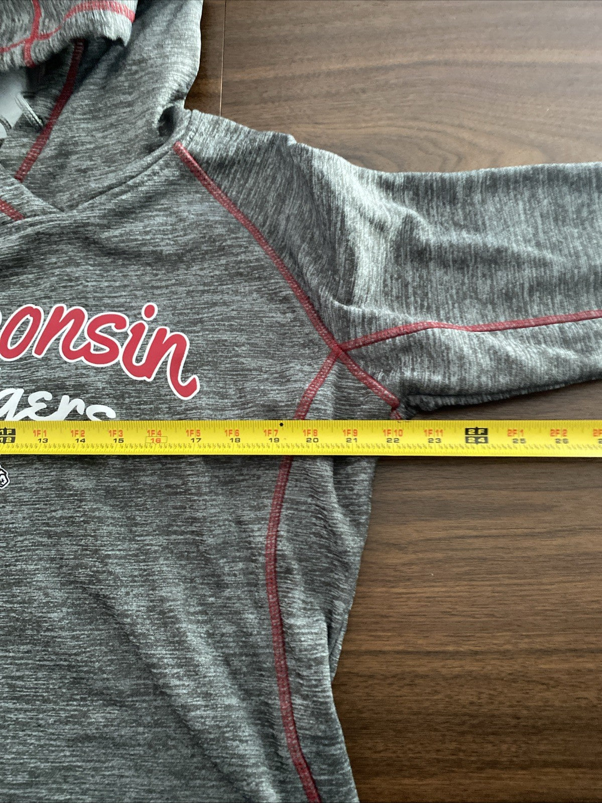 Colosseum  Women's  Size XL Wisconsin Badgers Hoodie Gray Hooded Sweatshirt