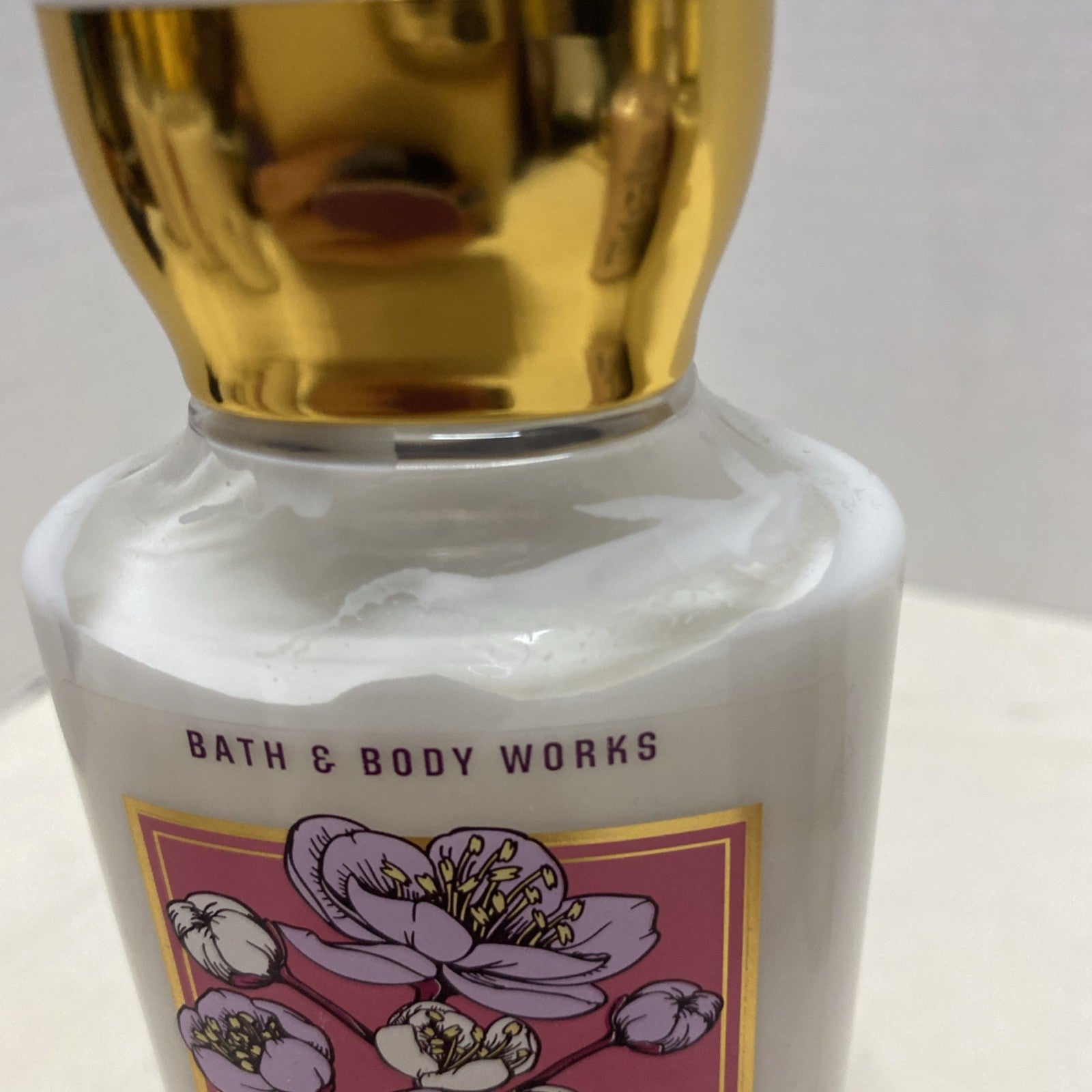 Bath and Body Works Hello Beautiful Body Lotion 8 fl oz/236mL Shea Butter Vit E