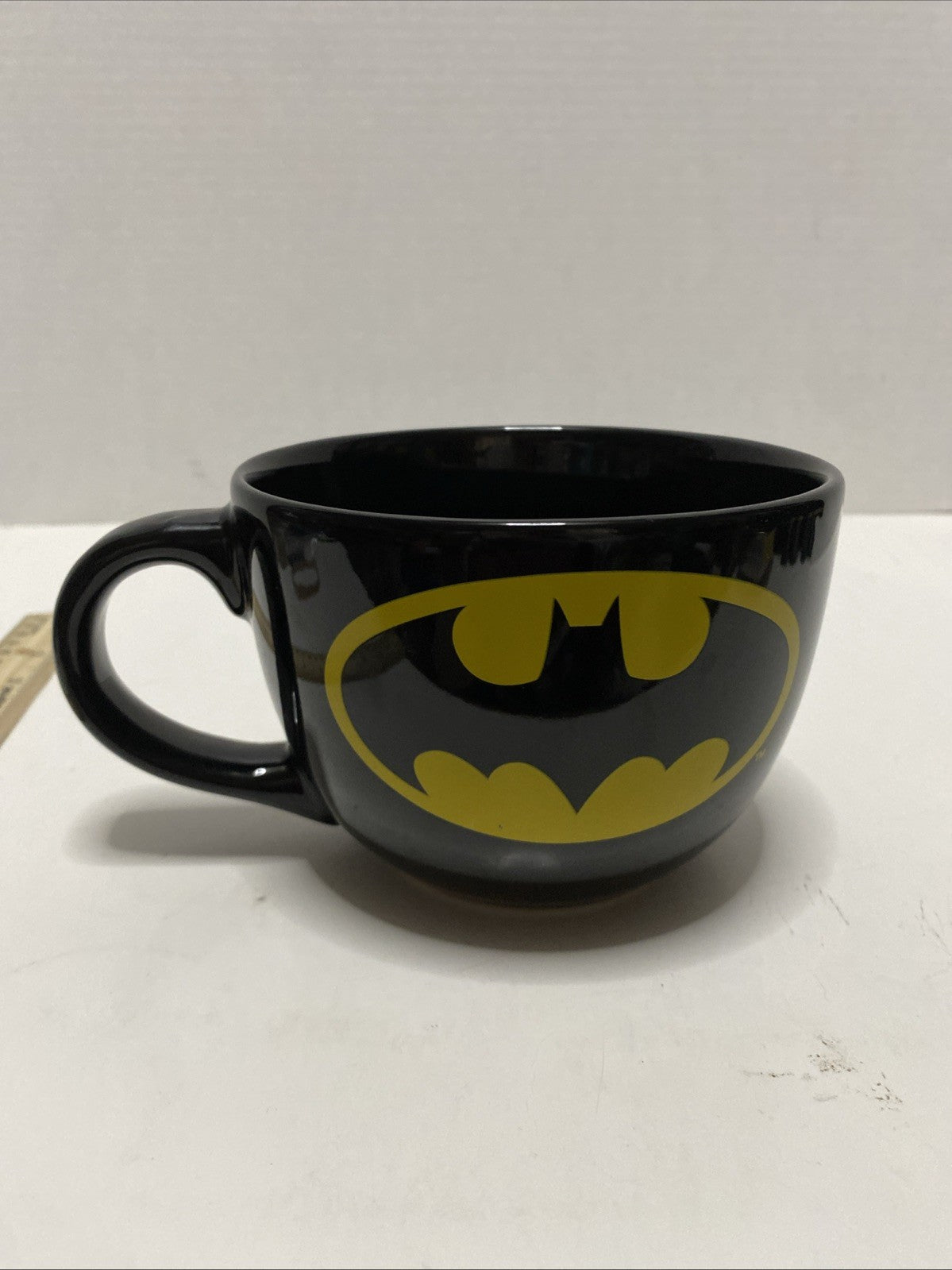 Batman Very Large Cup Coffee Soup 24 ounces Black Yellow Ceramic DC Comics 