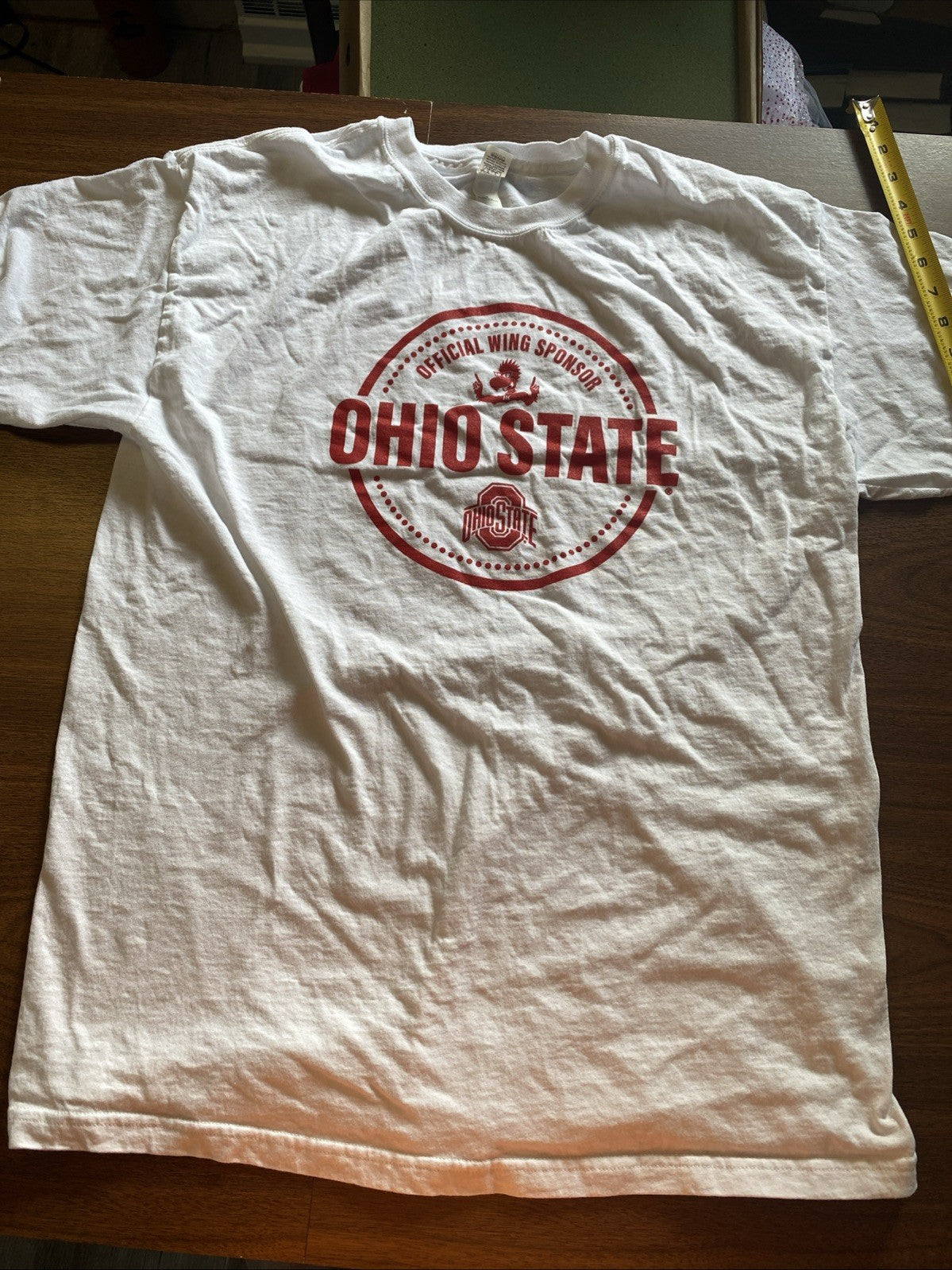 Ohio Ohio State University buckeyes large T-shirt official wings sponsor white