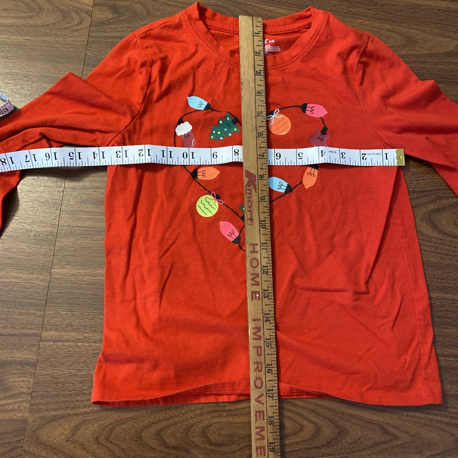 Cat and Jack medium (8) long sleeve red shirt heart shaped garland