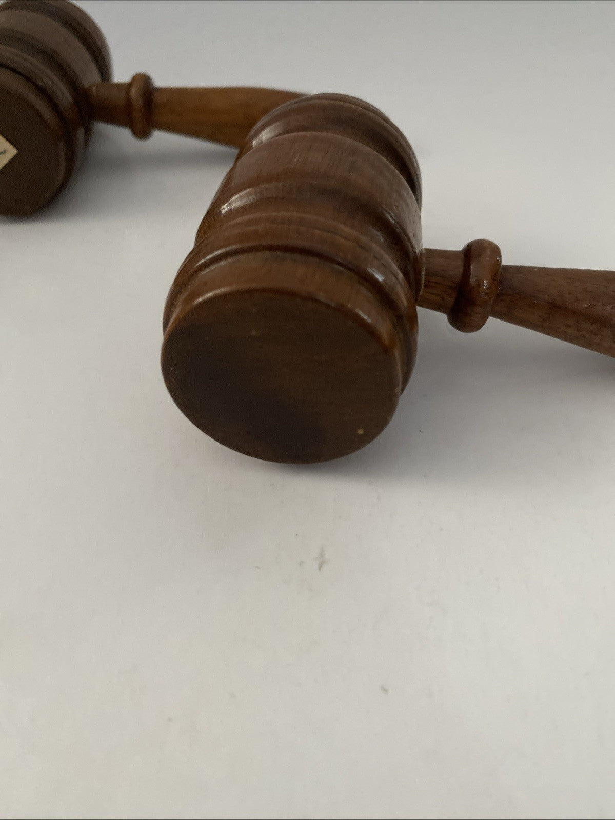 VINTAGE SALT AND PEPPER CRUET SET IN THE FORM OF GAVELS  Judge