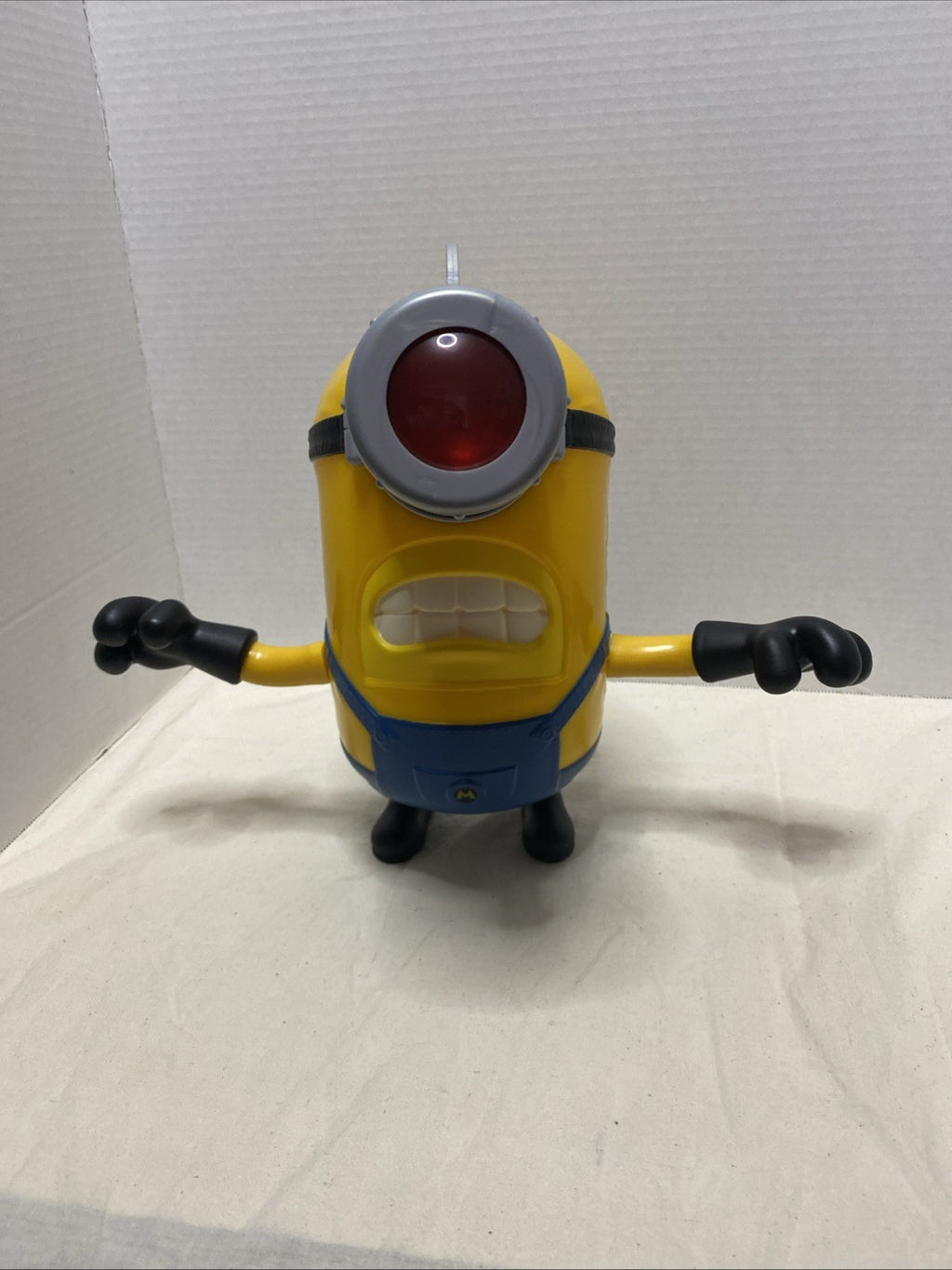 💛 DESPICABLE ME 4 Mega MEL Minion Popcorn Bucket AMC - LIGHTS UP Collectible 💛