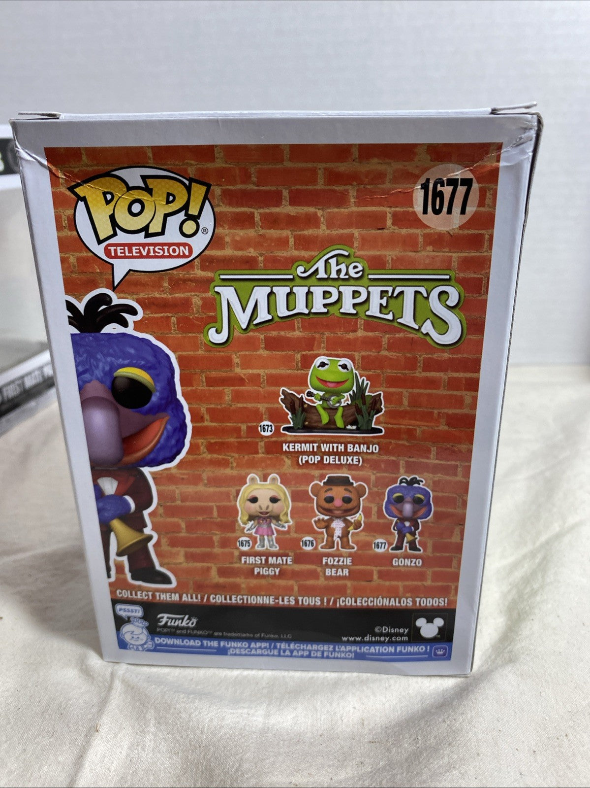 Funko Pop! Vinyl: Disney - Gonzo #1677 with Pop Protector