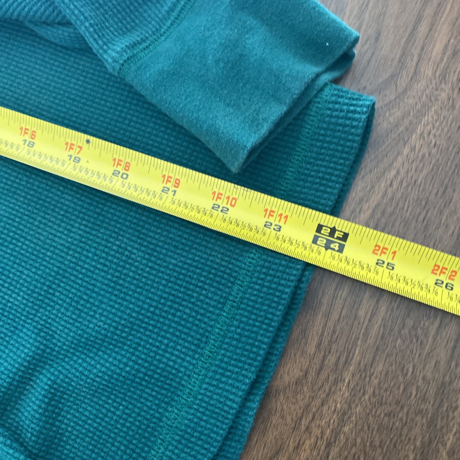 Old Navy unisex small green thermal California long sleeve shirt