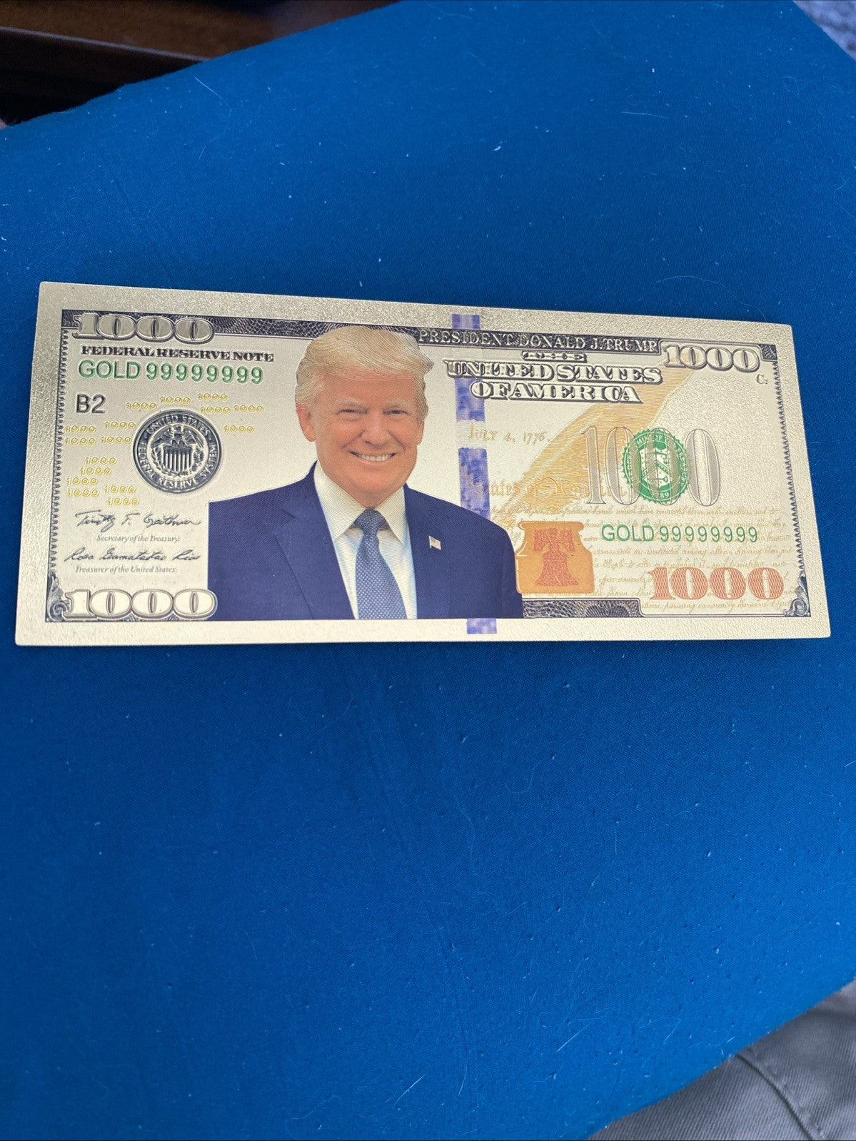 PRESIDENT DONALD TRUMP 1000 Dollar Bill Novelty Banknote Gold Foil