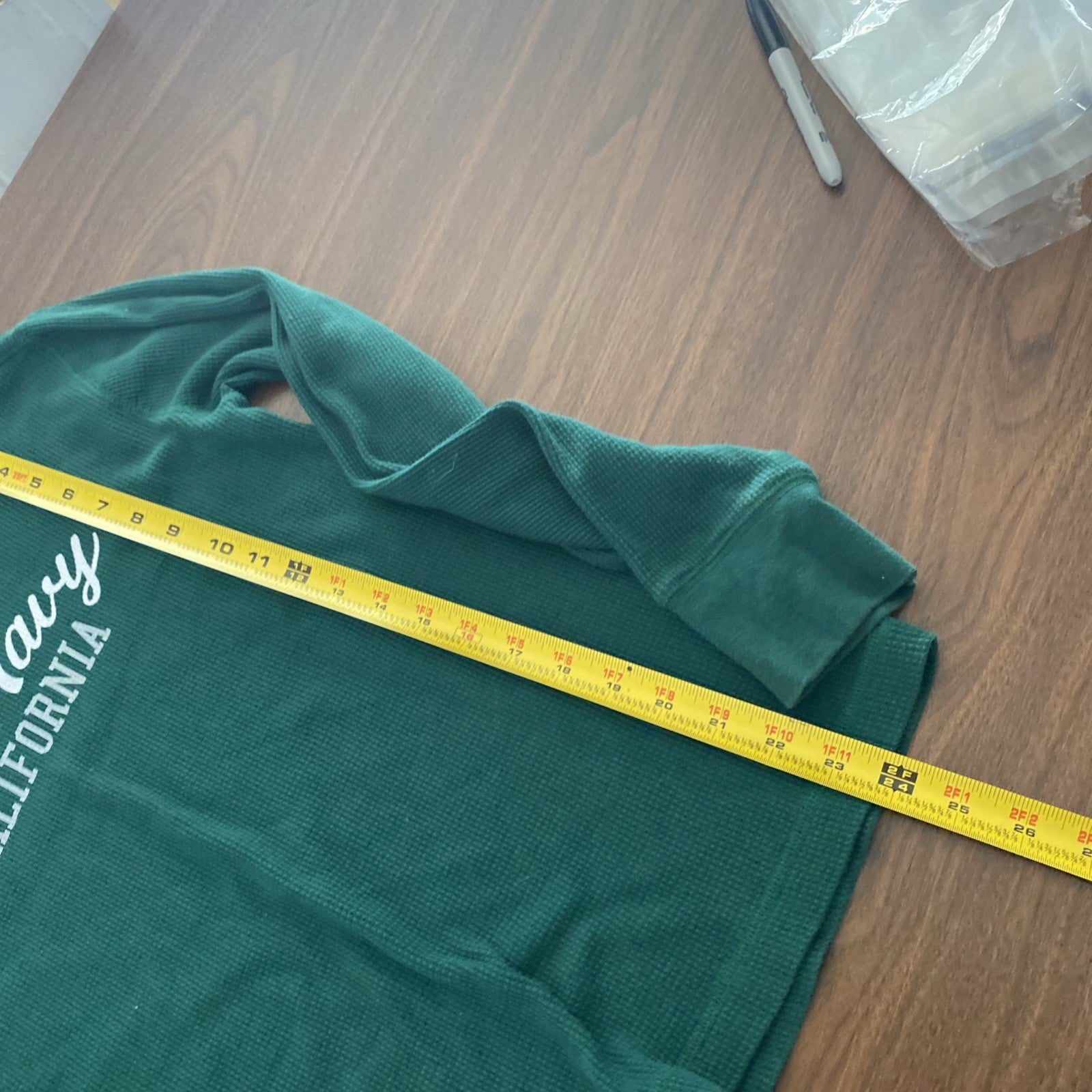Old Navy unisex small green thermal California long sleeve shirt