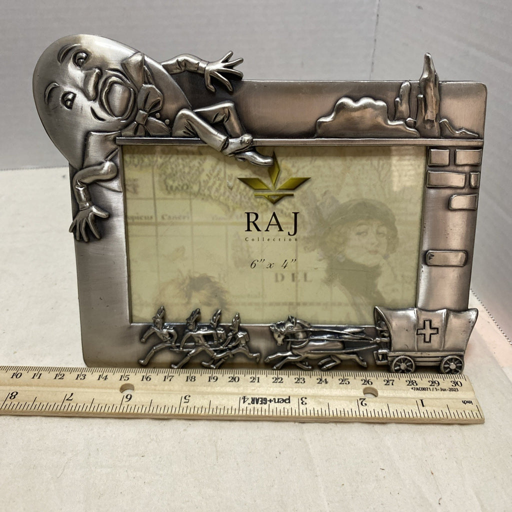 Humpty Dumpty  Metal  Picture Frame   Holds a 6" x 4" Picture