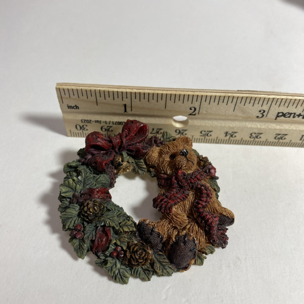 Boyds Bears Pin Brooch Christmas Wreath Holiday Clothing Accessory
