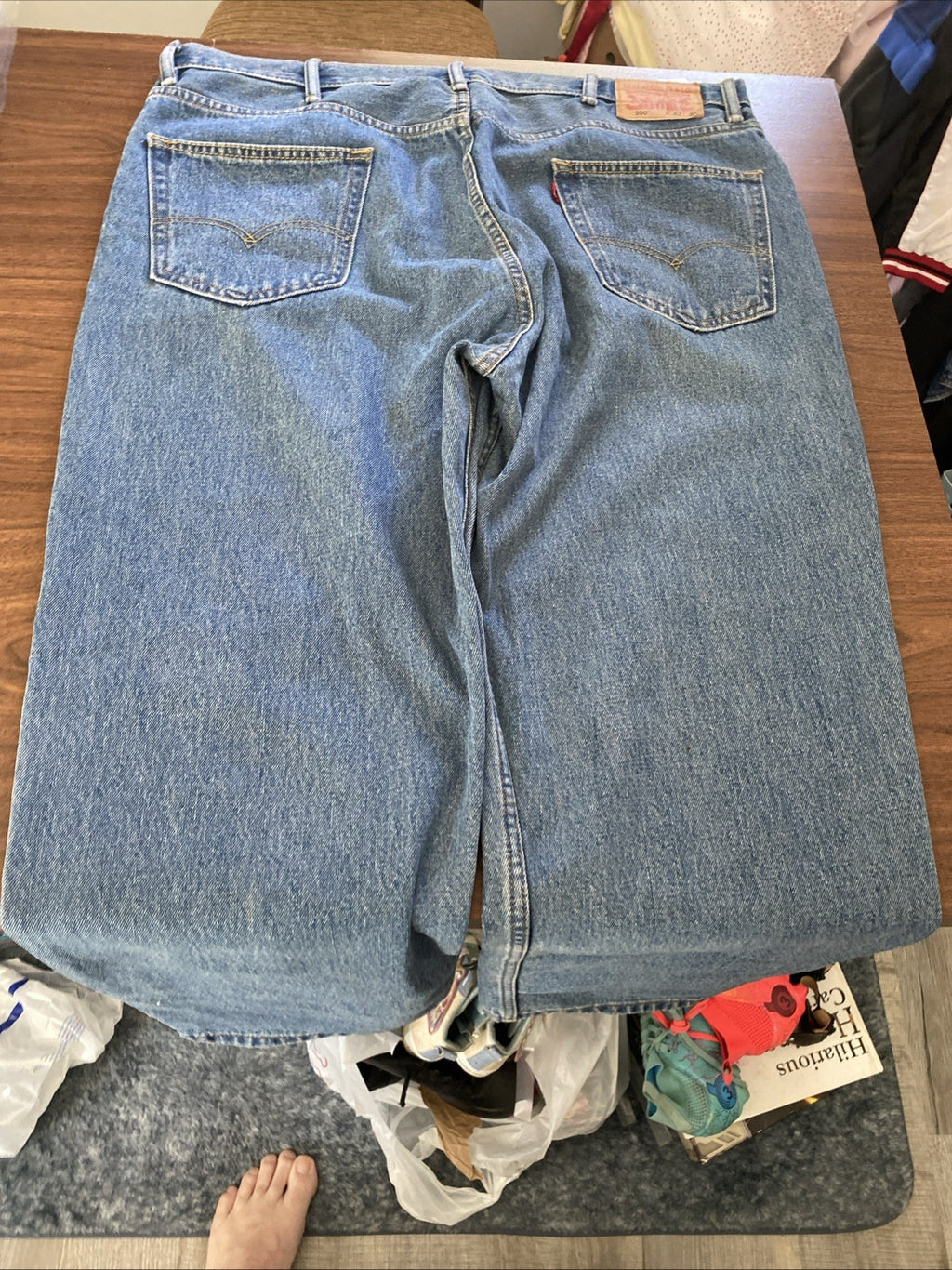 Levi's 550 Relaxed Fit Straight Denim Blue Jeans Mens Size 42X30 Very Nice!