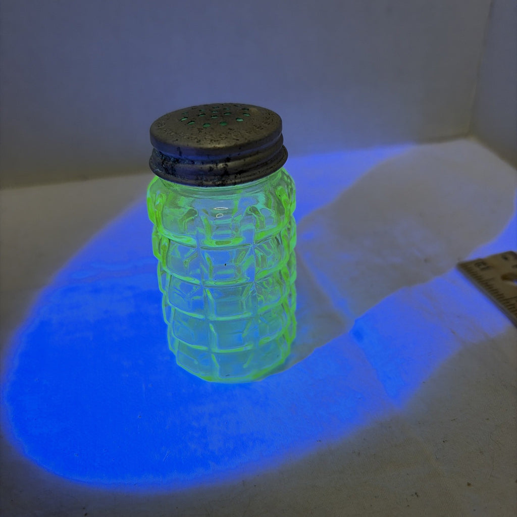Vintage Uranium Waffle Block Or Cross-Cross Hazel Atlas Salt Shaker 1930s Glows