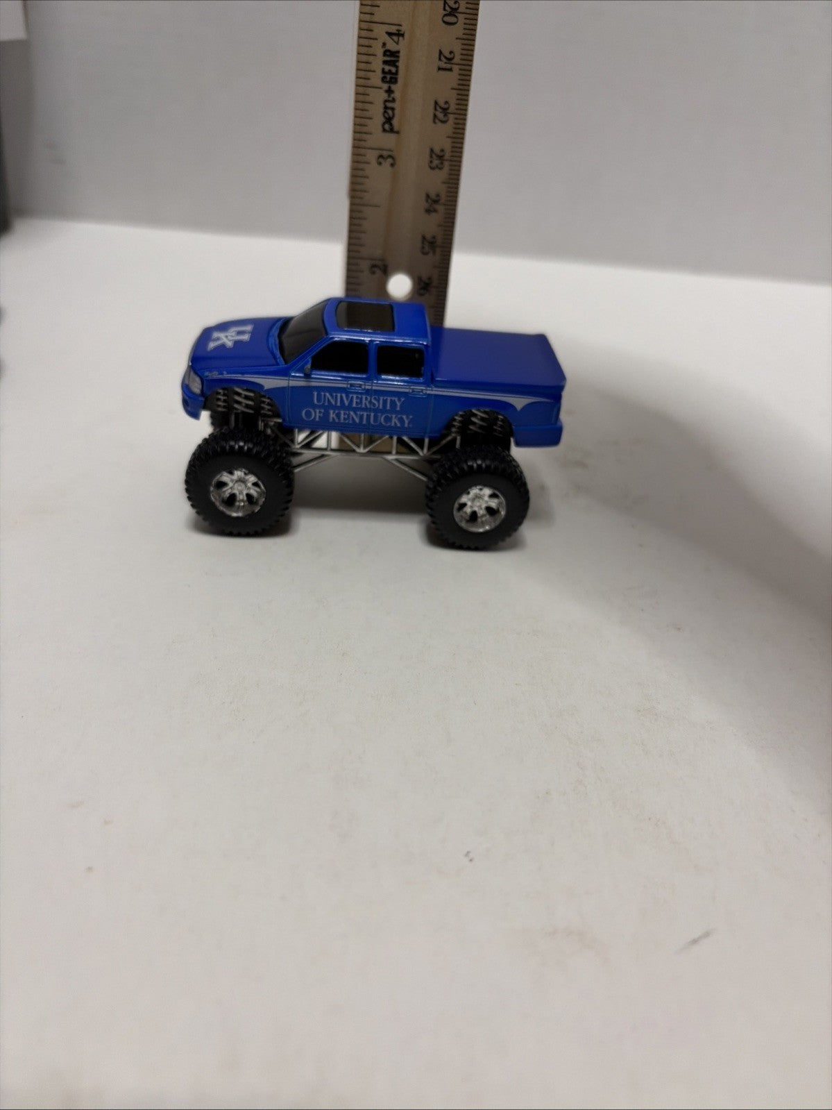 2004 Smart Bean University Of Kentucky Wildcats 4X4 Blue Pullback Truck Toy