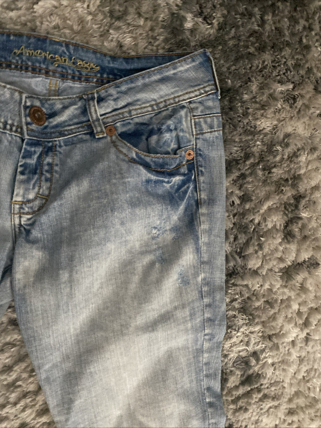American Eagle Outfitters Women's Size 8 Distressed Jeans. Nice.