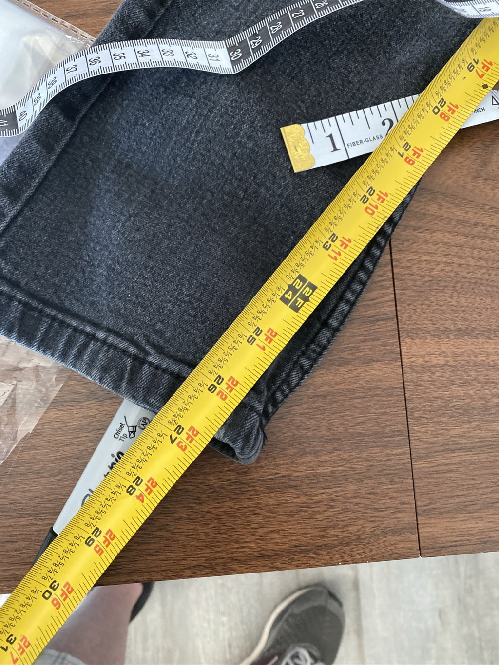 Kenneth Cole Men’s Size 32 X 30 Black Denim Slim Fit Jeans READ